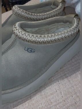UGG Tasman II platform SAND size 7